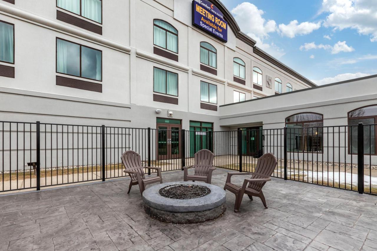 Comfort Inn & Suites Grand Blanc-Flint Exteriér fotografie